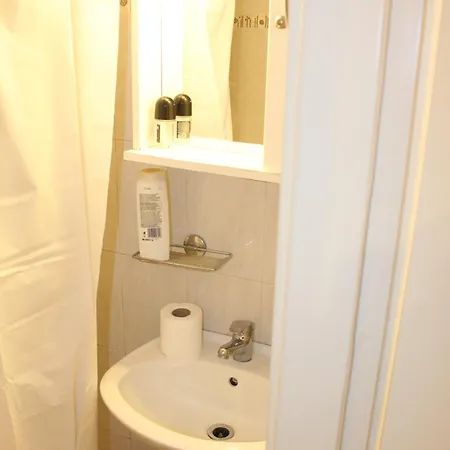 Apartment 1-bedroom Center And Attractions